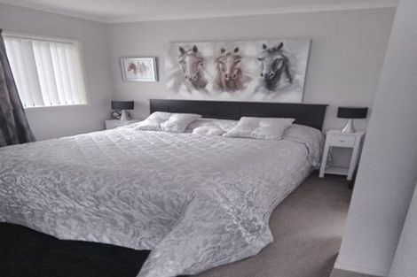 Photo of property in 13 Andre Rise, Stanmore Bay, Whangaparaoa, 0932