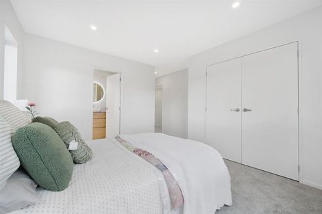 Photo of property in 73 Whare Kauri Road, Papakura, 2110