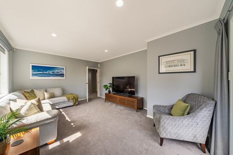 Photo of property in 9 Golders Road, Elderslea, Upper Hutt, 5018