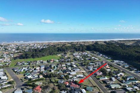 Photo of property in 3 Harrod Avenue, Foxton Beach, Foxton, 4815