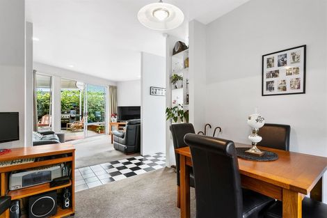 Photo of property in 11 Fathom Place, Te Atatu Peninsula, Auckland, 0610