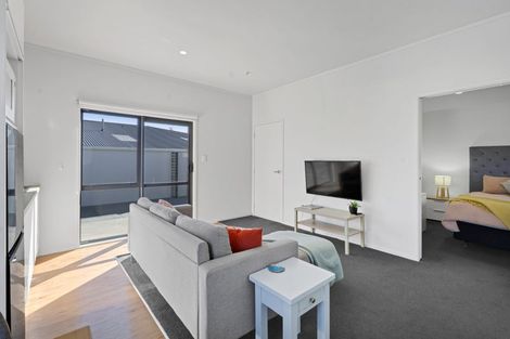 Photo of property in 3 Smith Road, Merrilands, New Plymouth, 4312