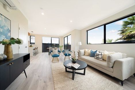 Photo of property in 11a Ballial Place, West Harbour, Auckland, 0618