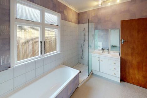 Photo of property in 261 Victoria Avenue, Hokowhitu, Palmerston North, 4410