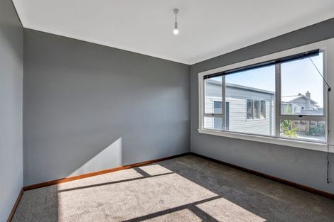 Photo of property in 40 Queens Road, Glen Avon, New Plymouth, 4312