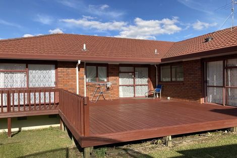 Photo of property in 30 Vintage Drive, Henderson, Auckland, 0612