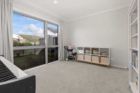 Photo of property in 8 Hokioi Drive, Kenepuru, Porirua, 5022