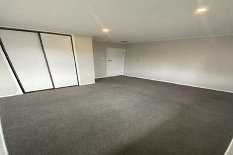 Photo of property in 30 Lewisham Street, Highland Park, Auckland, 2010