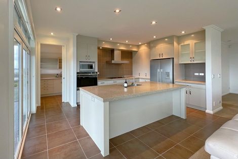 Photo of property in 9 Castor Bay Road, Castor Bay, Auckland, 0620