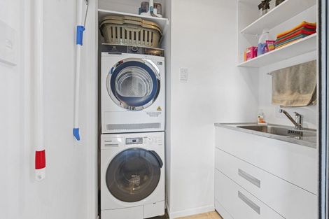 Photo of property in 17 Tainui Street, Welbourn, New Plymouth, 4312