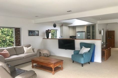 Photo of property in 16 Prestige Place, Castor Bay, Auckland, 0620