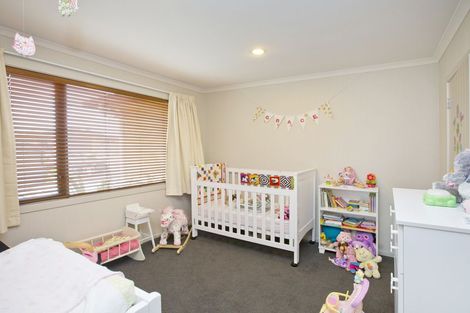 Photo of property in 4 Angelina Way, Kelvin Grove, Palmerston North, 4414