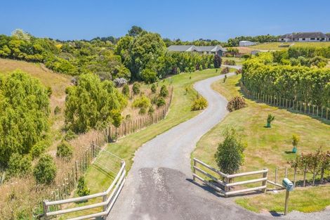Photo of property in 28 Waipuna Grove, Levin, 5571