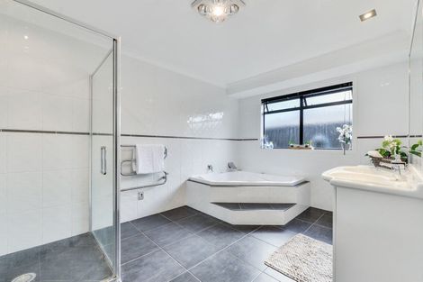 Photo of property in 32 Moonlight Drive, Rototuna North, Hamilton, 3210