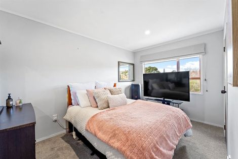 Photo of property in 2/109 Oaktree Avenue, Browns Bay, Auckland, 0630