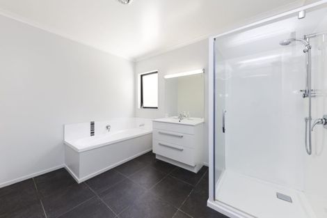 Photo of property in 20 La Lena Grove, Fitzherbert, Palmerston North, 4410