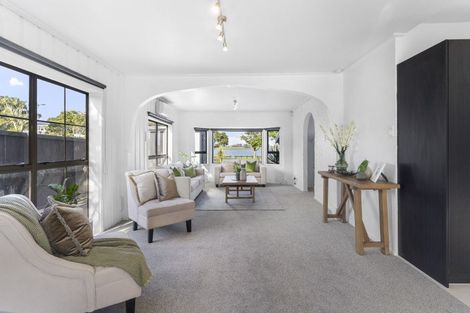 Photo of property in 1/23 Roys Road, Weymouth, Auckland, 2103