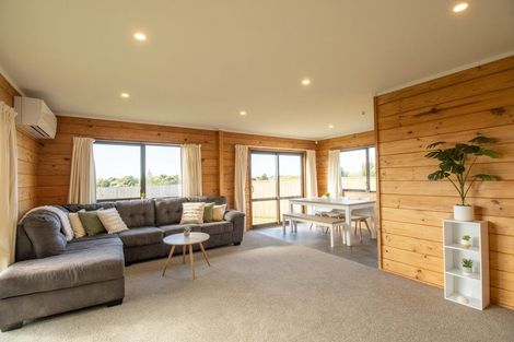 Photo of property in 65 Queens Road, Waikanae Beach, Waikanae, 5036