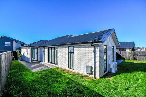 Photo of property in 25 Kenehi Road, Karaka, 2124