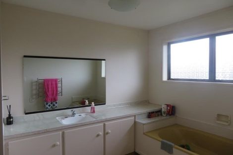 Photo of property in 26 Jandell Crescent, Bucklands Beach, Auckland, 2014