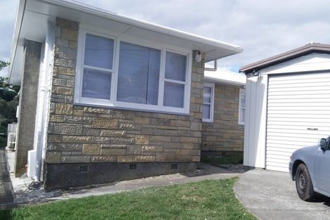 Photo of property in 13 Barclay Street, Newlands, Wellington, 6037