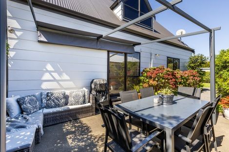 Photo of property in 17 Gilmour Place, Taradale, Napier, 4112