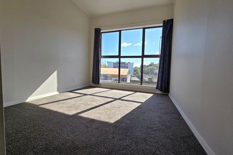 Photo of property in 8 Collins Avenue, Tawa, Wellington, 5028