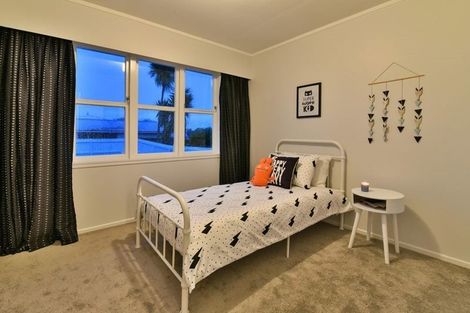 Photo of property in 39 Mckean Avenue, Manurewa, Auckland, 2102