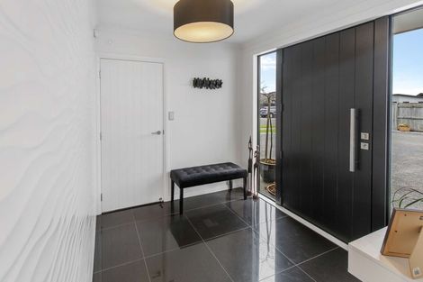 Photo of property in 79 Rosalie Terrace, Kelvin Grove, Palmerston North, 4414