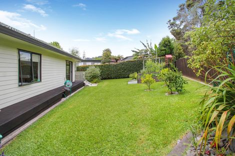Photo of property in 5 John Webster Place, Glen Eden, Auckland, 0602
