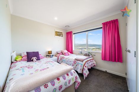 Photo of property in 2 Poto Road, Normandale, Lower Hutt, 5010