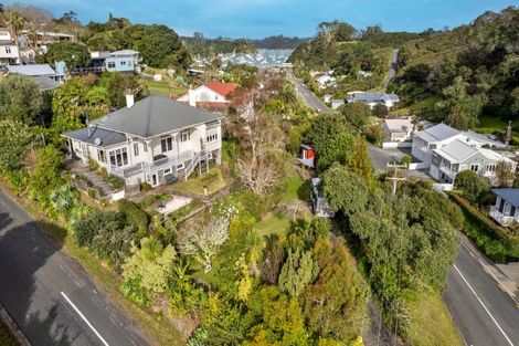 Photo of property in 9 Robertson Street, Russell, 0202