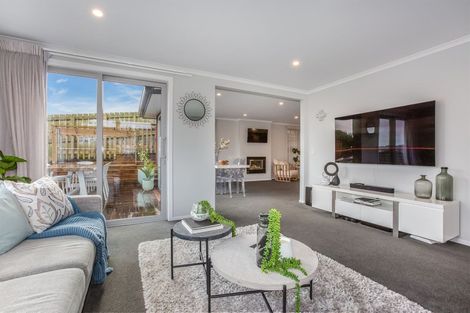 Photo of property in 7 Waitaria Terrace, Aotea, Porirua, 5024