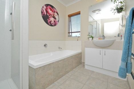 Photo of property in 24 Driftwood Drive, Red Beach, 0932