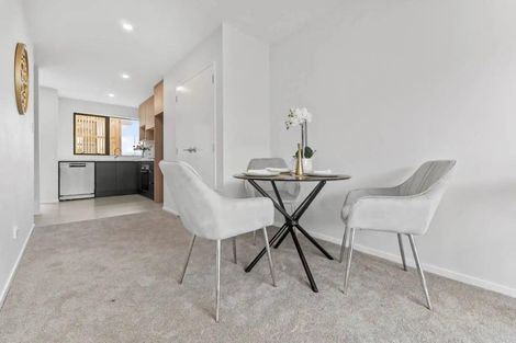 Photo of property in 9/267 Great North Road, Henderson, Auckland, 0612