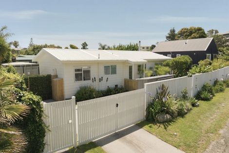 Photo of property in 5 Marjorie Lane, Papamoa Beach, Papamoa, 3118