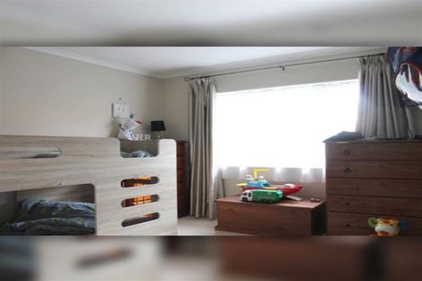 Photo of property in 2 Cambrian Crescent, Flat Bush, Auckland, 2016