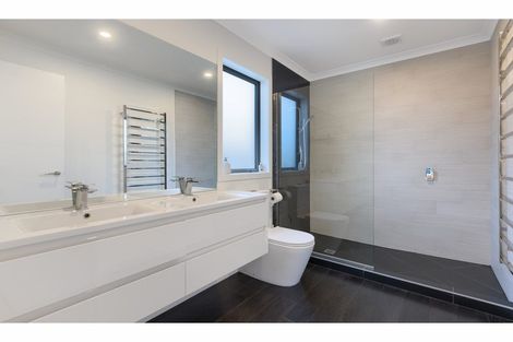 Photo of property in 35 Awatira Drive, Papamoa Beach, Papamoa, 3118