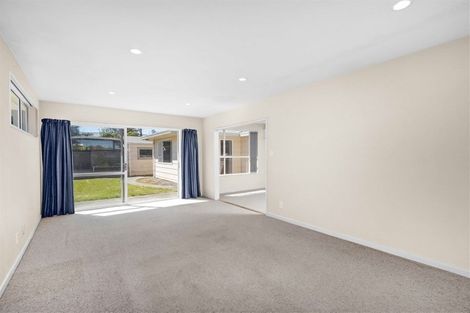 Photo of property in 16 Kruse Place, Redwood, Christchurch, 8051