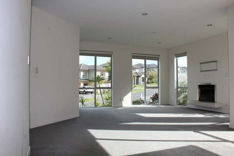 Photo of property in 22 Oak Bark Drive, Schnapper Rock, Auckland, 0632