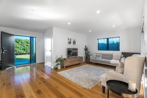 Photo of property in 19a Muir Avenue, Mangere Bridge, Auckland, 2022