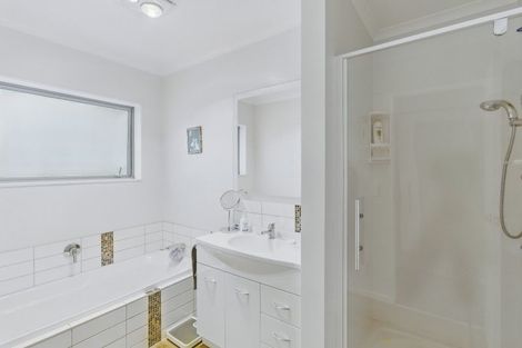 Photo of property in 51 Garth Road, Levin, 5571