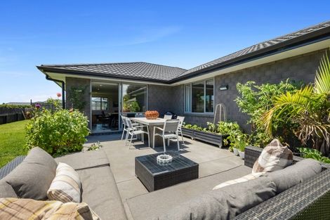Photo of property in 18 Piharau Crescent, Hurdon, New Plymouth, 4310