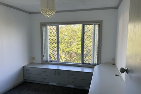 Photo of property in 17 Louise Place, Browns Bay, Auckland, 0630