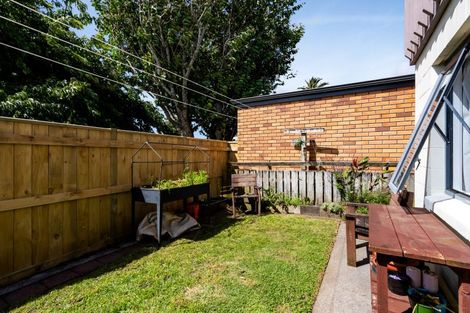 Photo of property in 2/65 Northgate, Strandon, New Plymouth, 4312