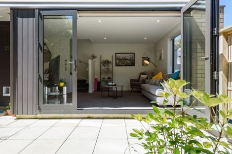 Photo of property in 22/8 Thatcher Crescent, Crofton Downs, Wellington, 6035