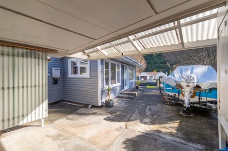 Photo of property in 15 Black Beech Street, Birchville, Upper Hutt, 5018