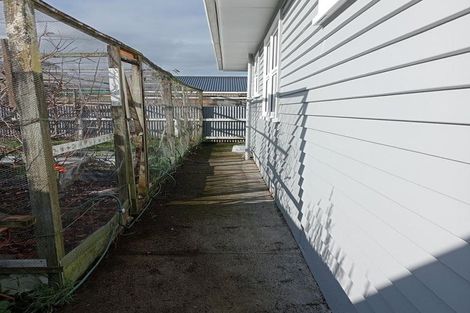 Photo of property in 8 Greenock Place, Awapuni, Palmerston North, 4412