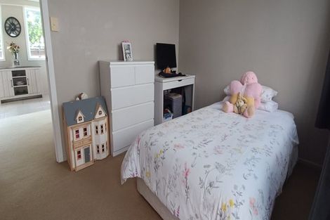 Photo of property in 2/9 Hamilton Road, Papatoetoe, Auckland, 2025