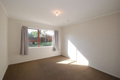 Photo of property in 1/16 Roberts Road, Glenfield, Auckland, 0629
